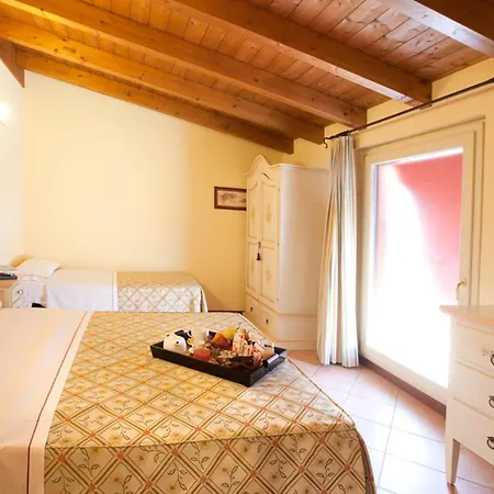 Luna Aparthotel 3*